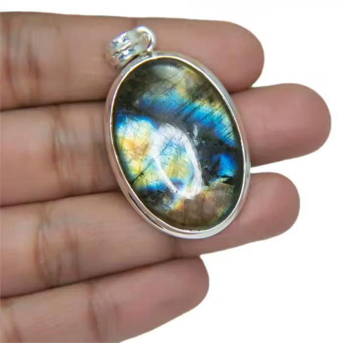 Labradorite Silver Pendant (Certificate)