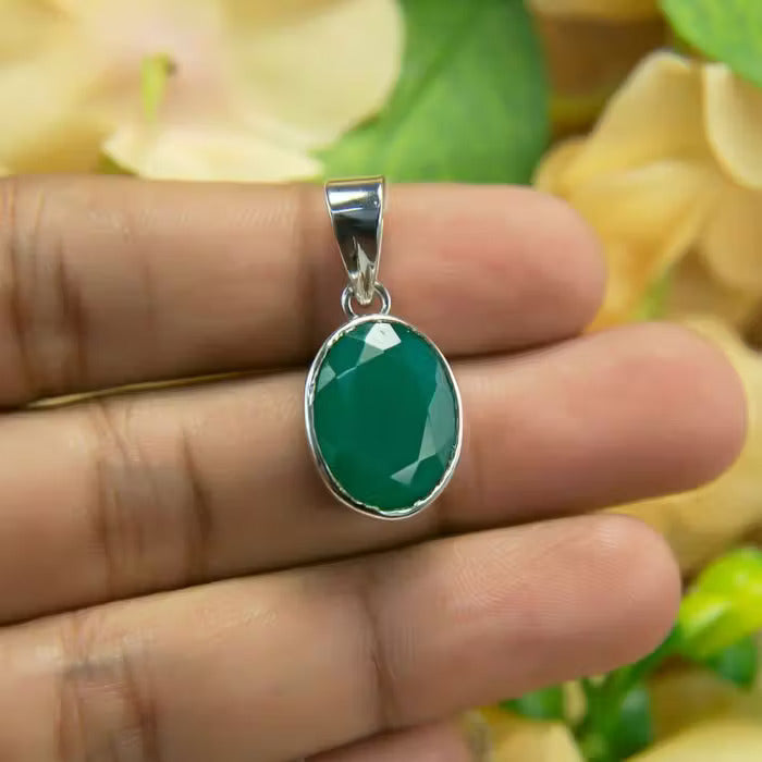 Green Onyx Silver Pendant (Certificate)